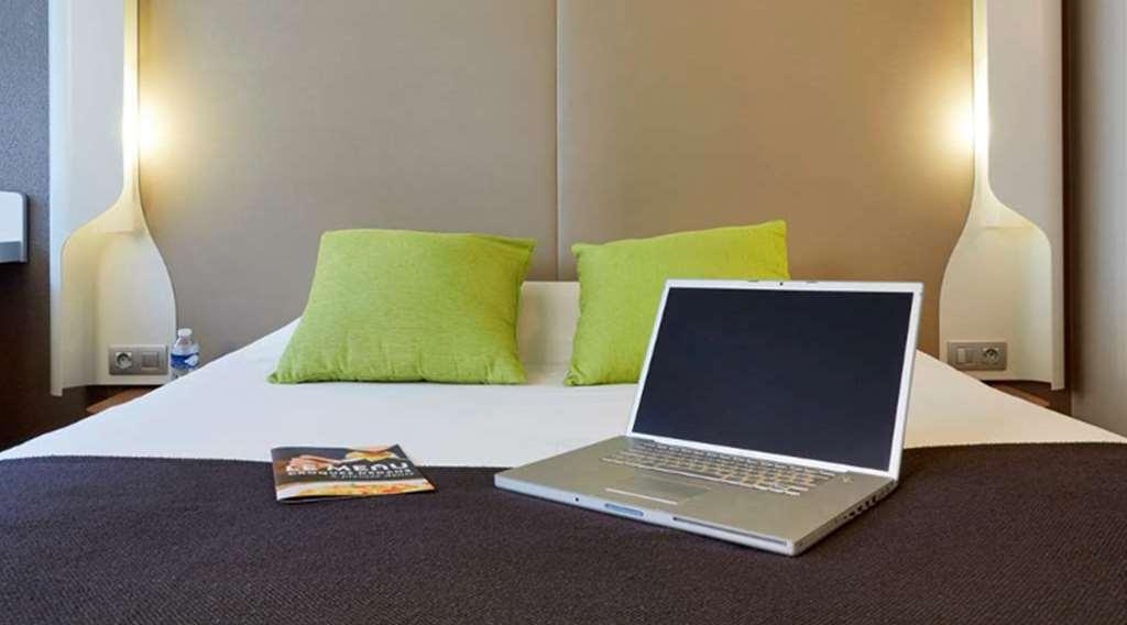 Campanile Prime - Nimes Centre Hotell Rum bild