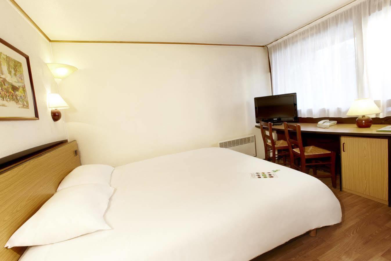 Campanile Prime - Nimes Centre Hotell Exteriör bild